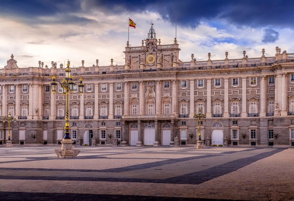 Aranjuez acoge el Festival de Globos de Madrid con vuelo e historia